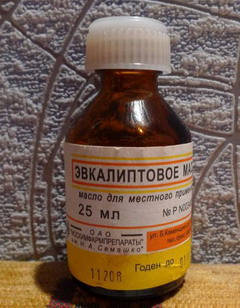 Эвкалиптовое масло во флаконе