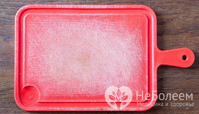 Вещи, от которых стоит избавиться: пластиковые кухонные доски