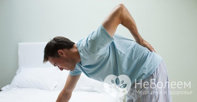 Симптомы обширного почечного инфаркта напоминают почечную колику